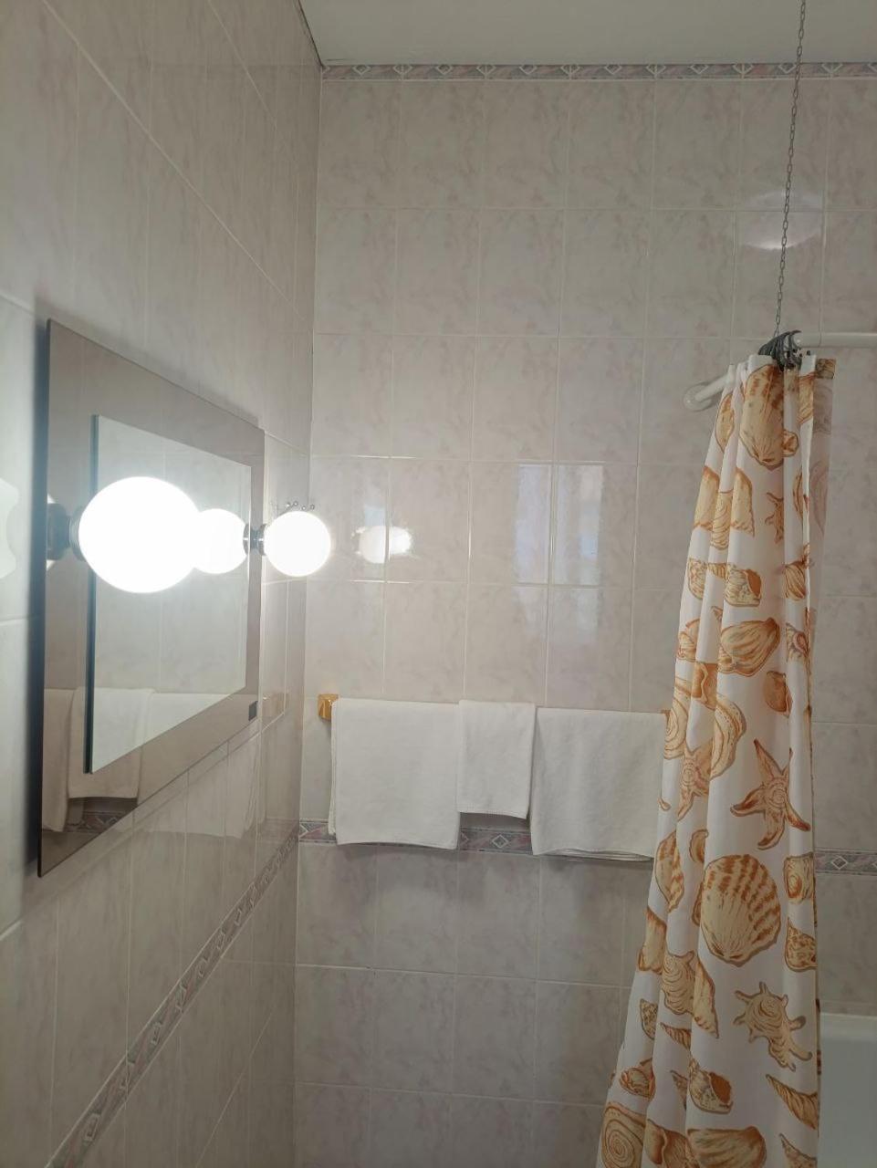 Kremin Hotel เครเมนชุก ภายนอก รูปภาพ