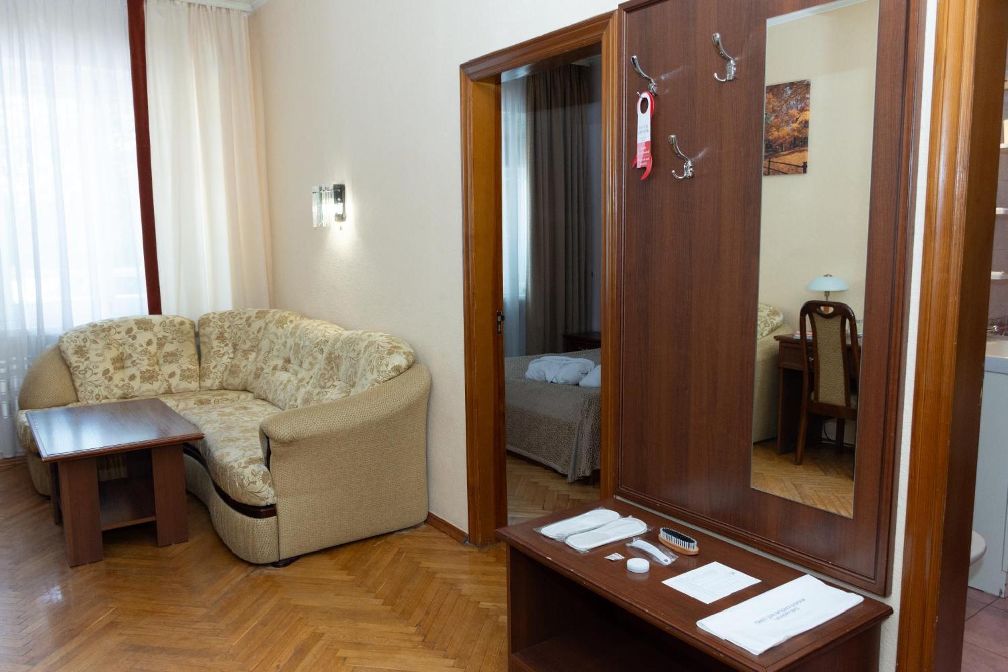 Kremin Hotel เครเมนชุก ภายนอก รูปภาพ