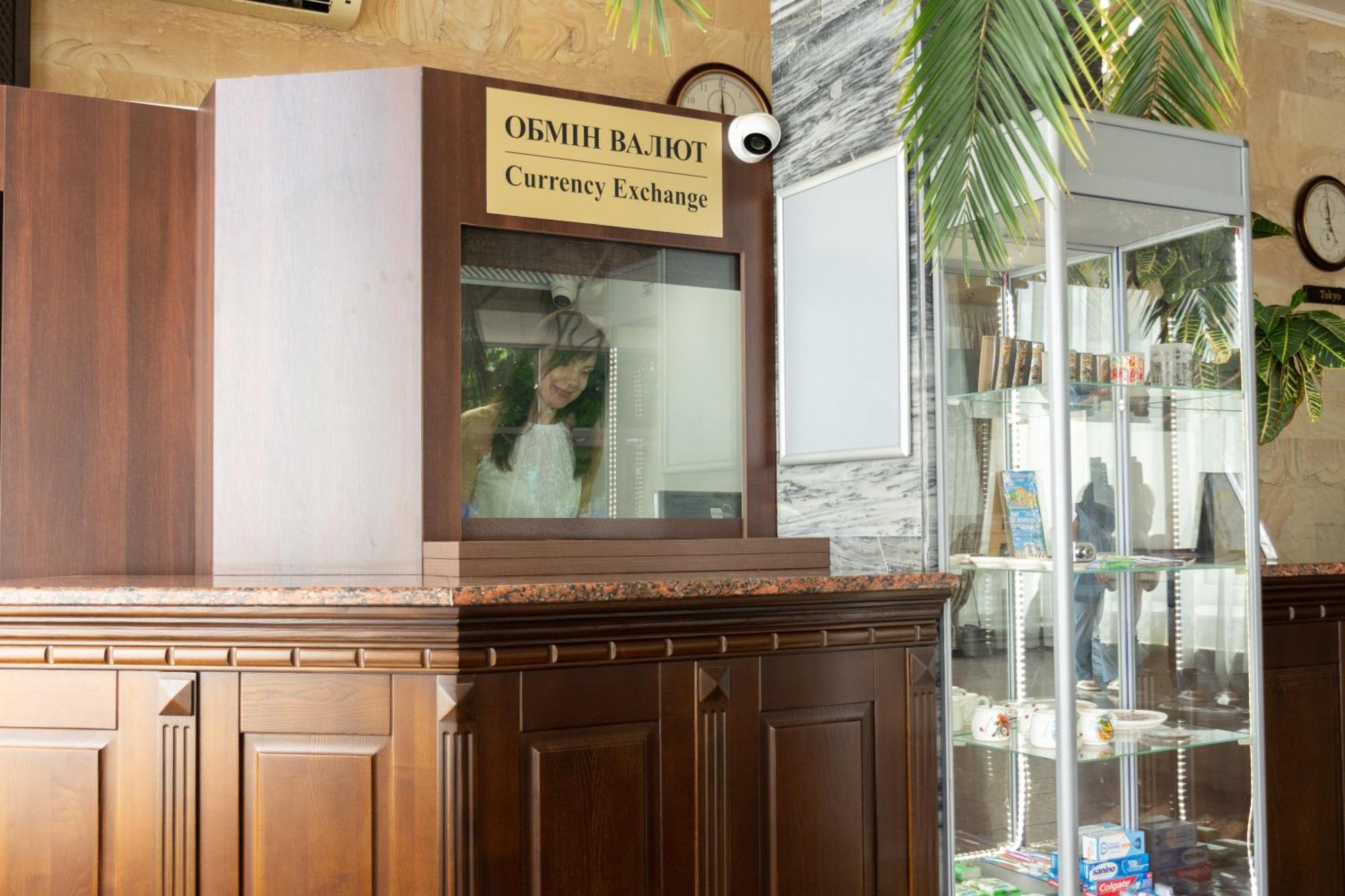 Kremin Hotel เครเมนชุก ภายนอก รูปภาพ