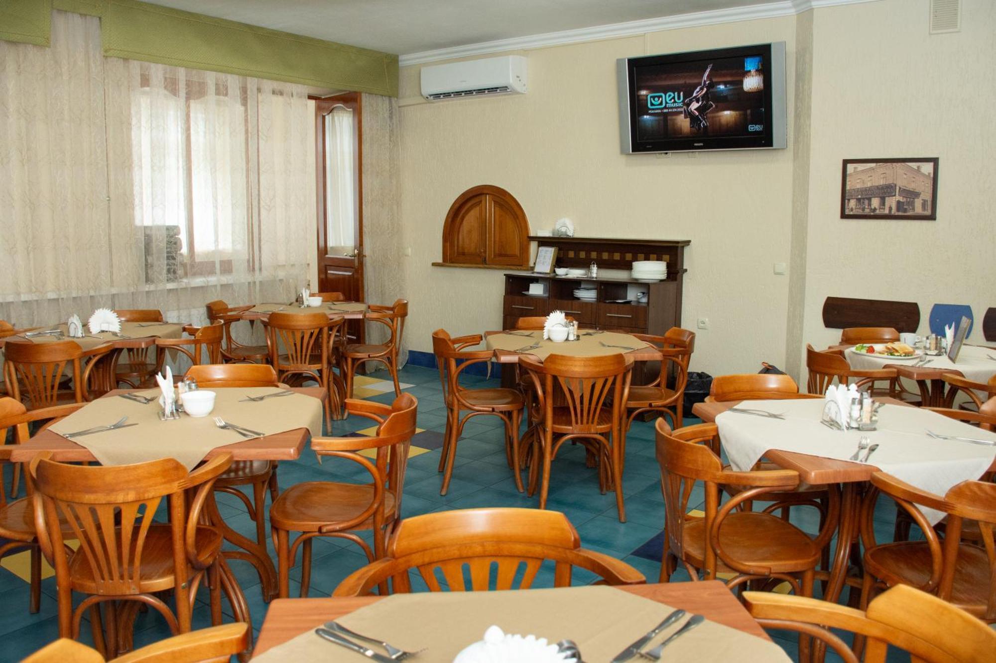 Kremin Hotel เครเมนชุก ภายนอก รูปภาพ