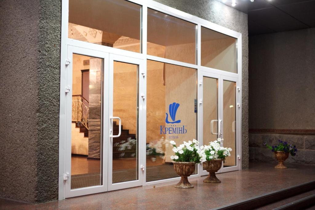 Kremin Hotel เครเมนชุก ภายนอก รูปภาพ